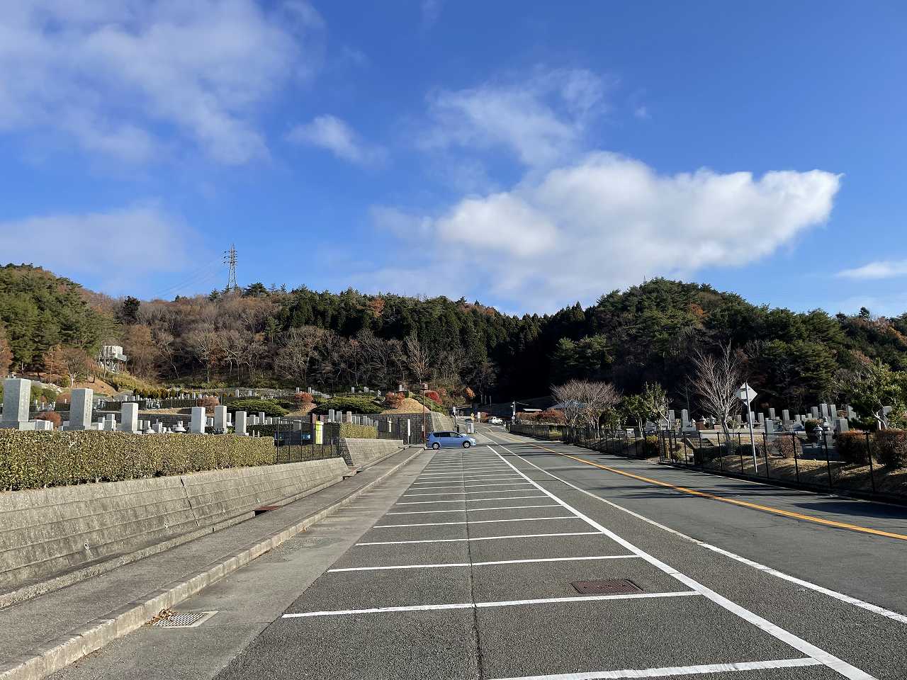 バス通り（北東向き）北口バス停風景