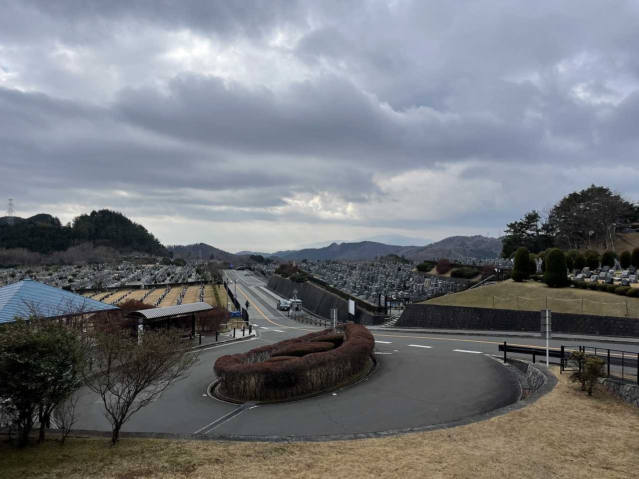 霊園北入り口から風景　