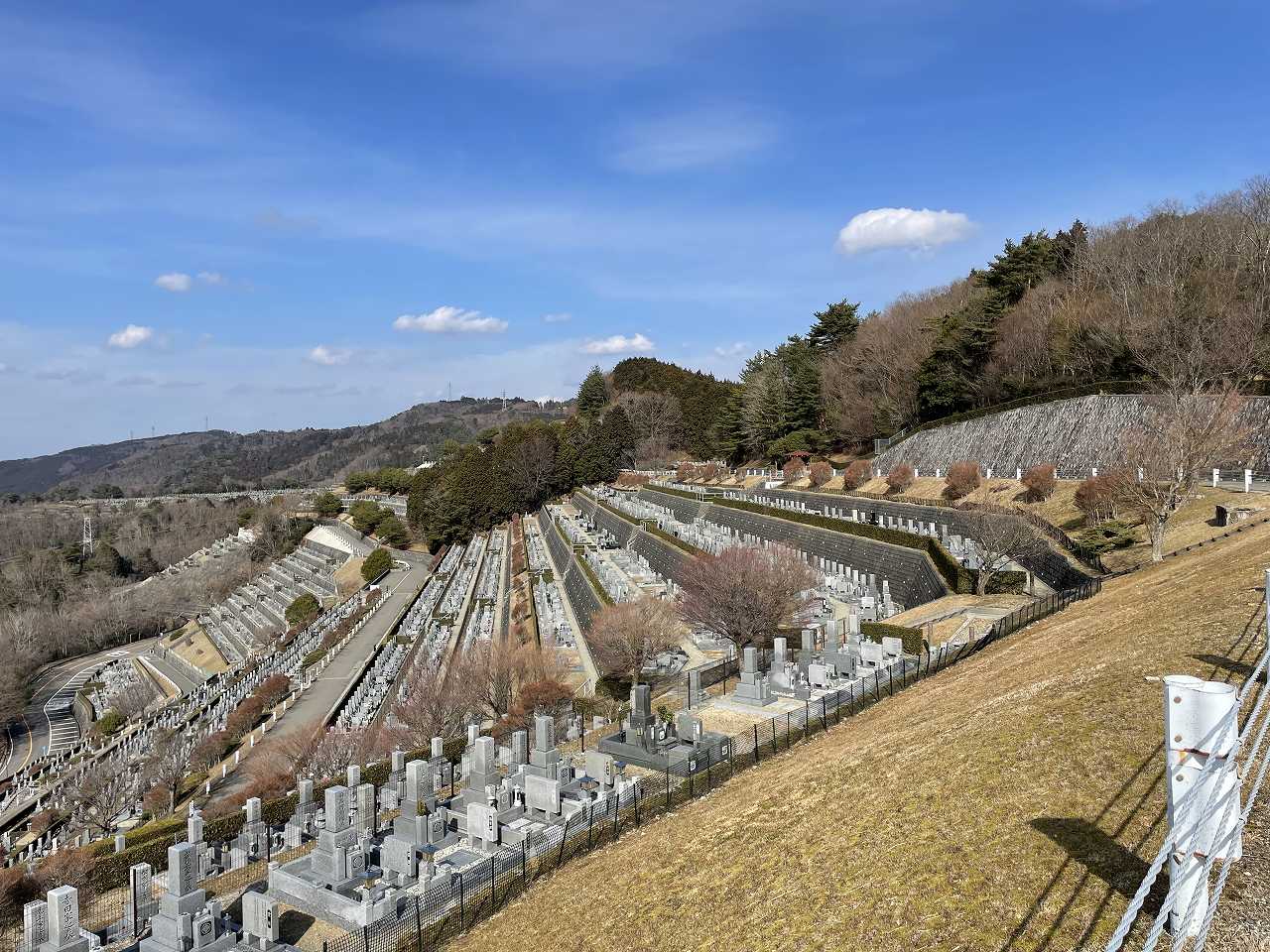 7区3番墓所上段駐車場からの風景①