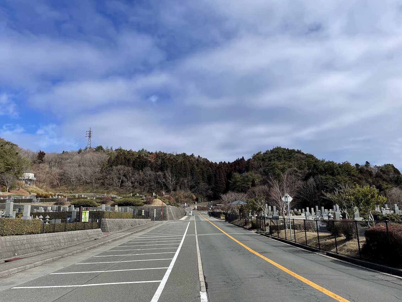 バス通り’（北東向き）北口バス停方向