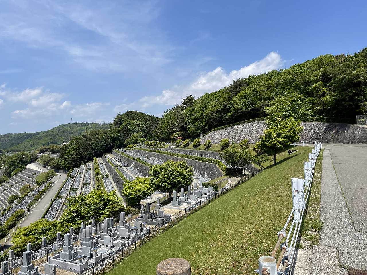 階段墓所・7区3番上段駐車場から①