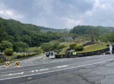 バス通り5区墓所バス停からの風景