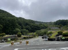 バス通り5区番墓所バス停からの風景