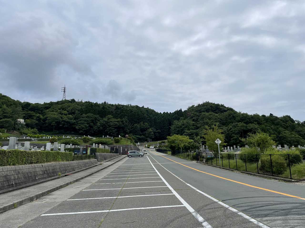 バス通り（北東向）北口方向