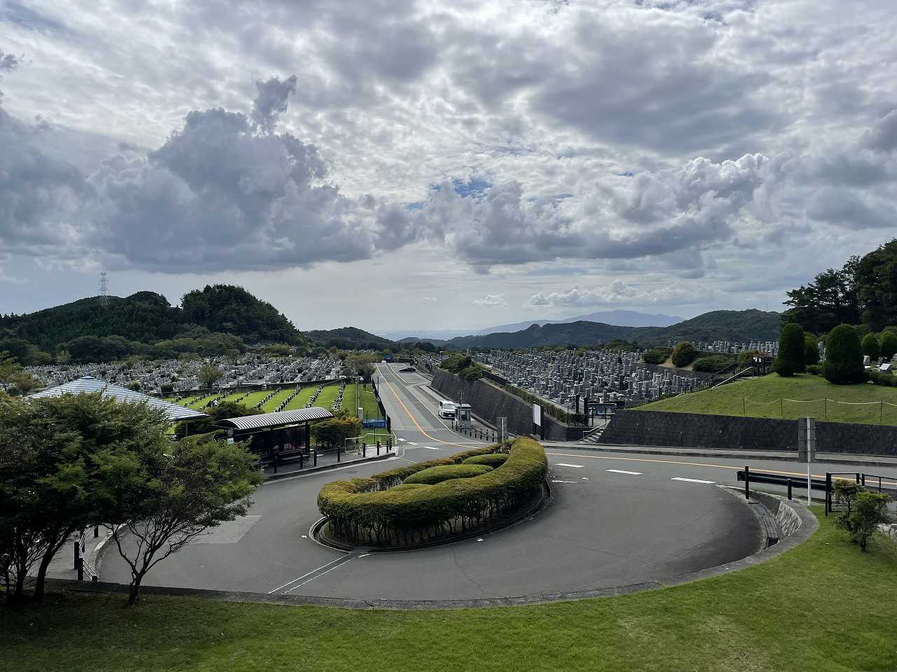 霊園北入り口から風景