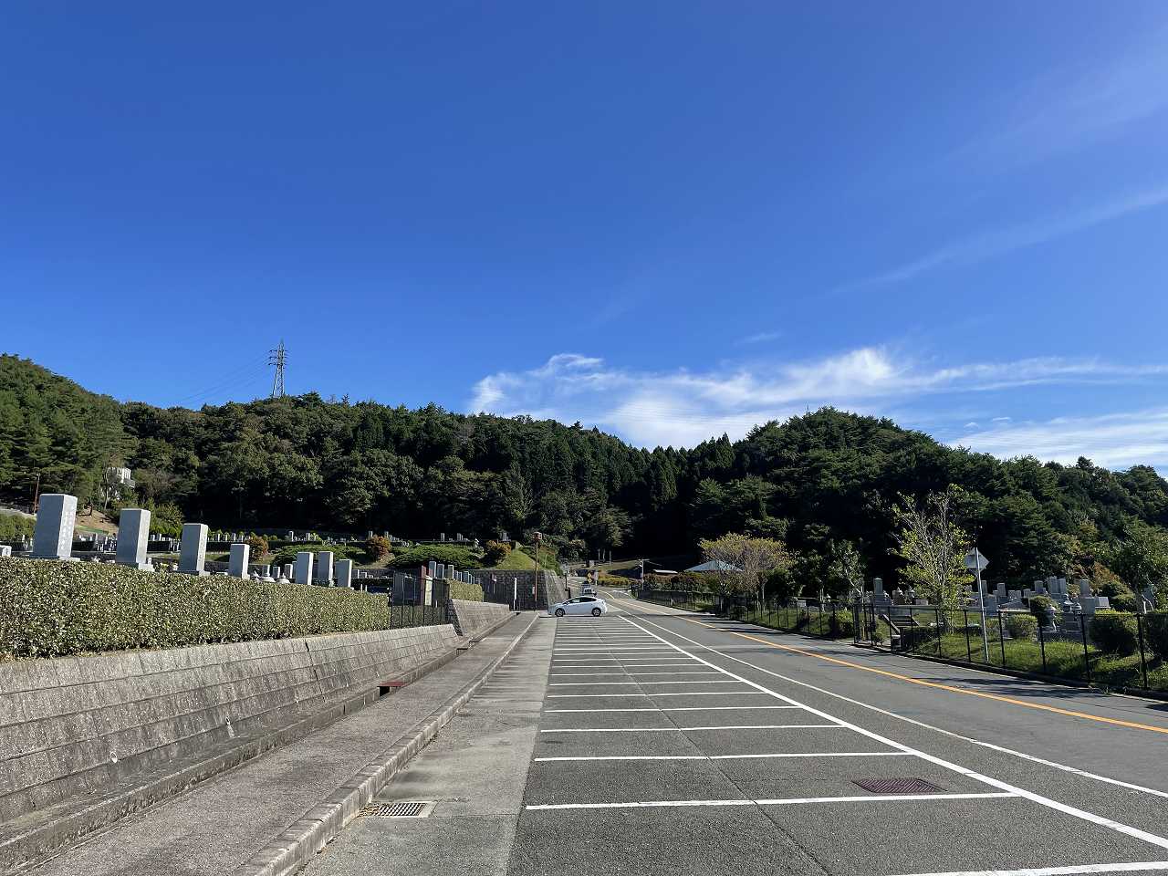 バス通り（北東向き）北口バス停方向